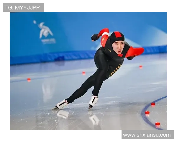 中国选手包揽短道速滑世界杯前三，场馆欢呼雷动